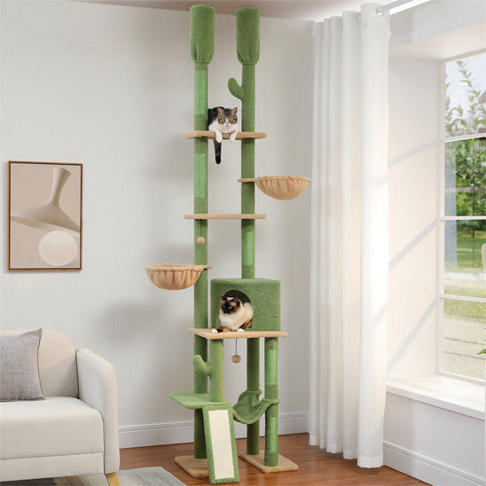 Arbre a chat bois double poteaux cactus vert avec sept niveaux et deux chats assis sur la planche et la niche.