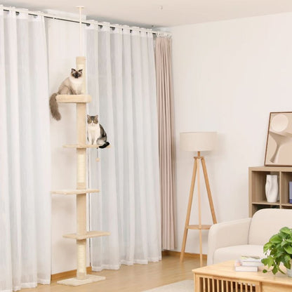 Arbre a chat bois beige clair en sisal et deux chats assis dessus.